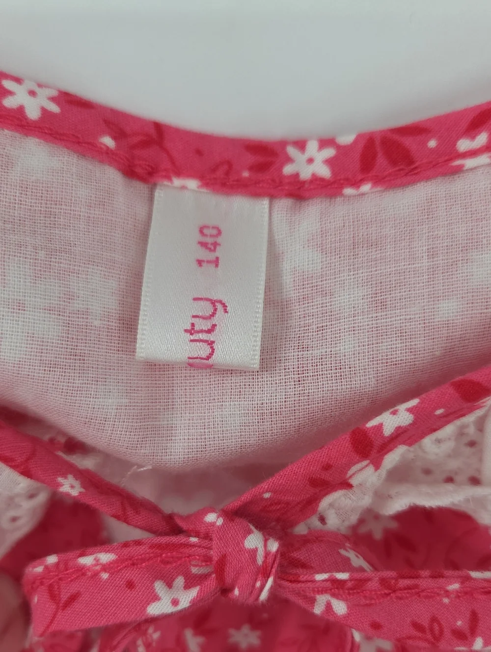 Girls' Pink Floral Pioneer Costume with White Apron and Bonnet